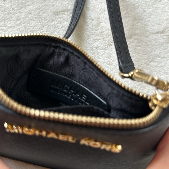 Michael Kors Coin Purse Wristlet - Picture 9 of 10